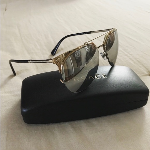 Versace Sunglasses - Picture 4 of 5